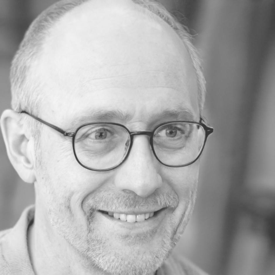 Portrait of Callum Fitzwilliam, lead instructor specializing in manufacturing cost systems