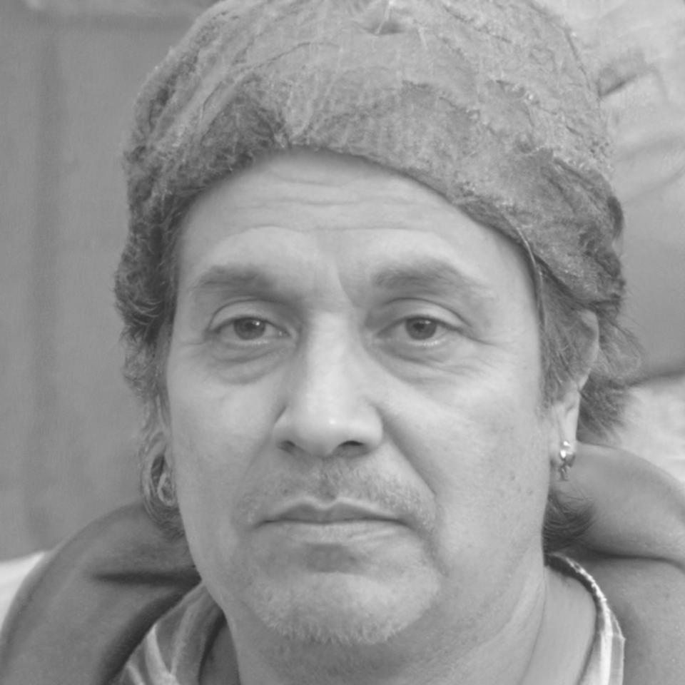 Henrik Maartensson leading group discussion on cost management